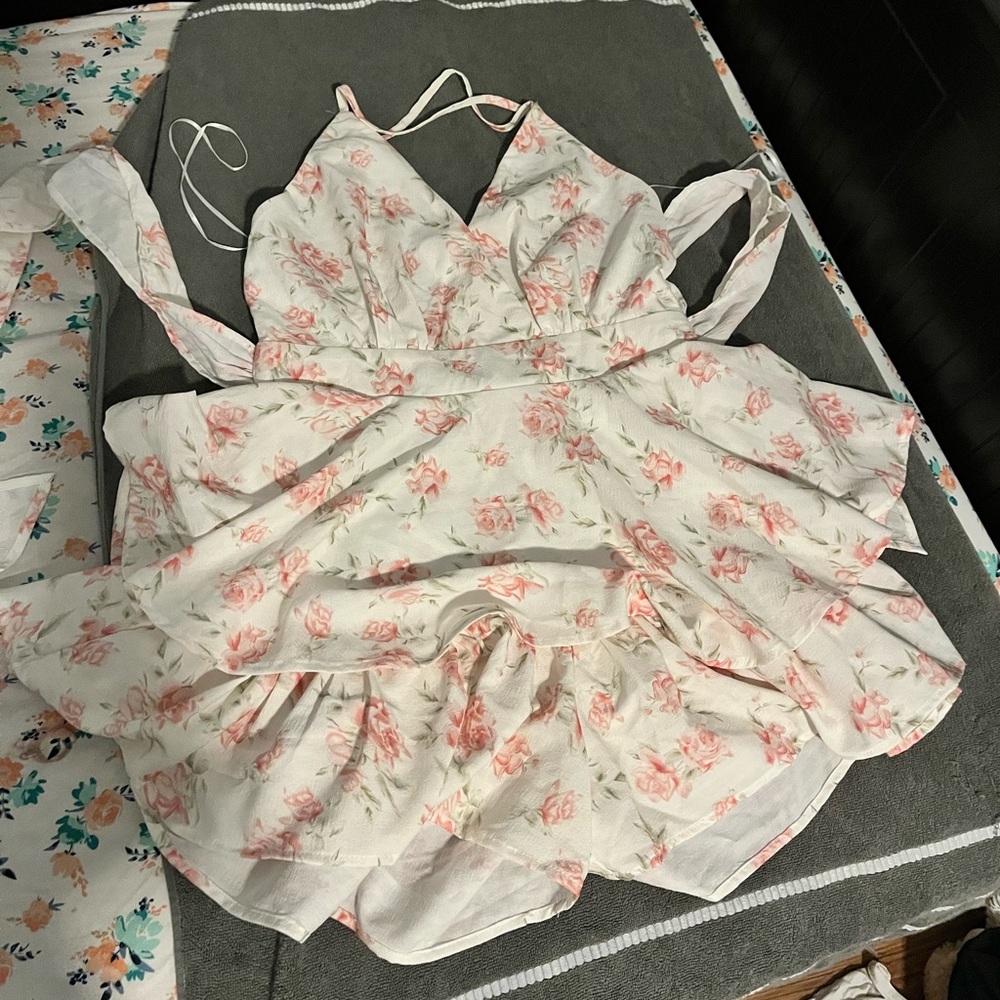 hi this is a dress from american threads, brand new and the price can change!
